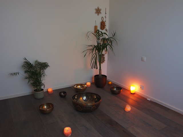 Séance d&rsquo;ancrage dans un grand bol chantants